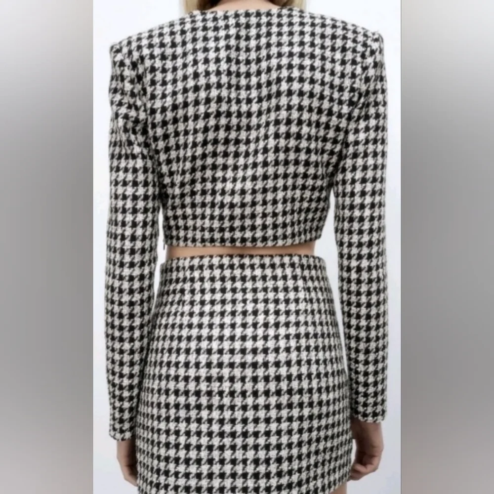 Zara Black And White Houndstooth Cropped Blazer - Picture 3 of 9